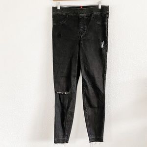 SPANX! Distressed black JEGGING.